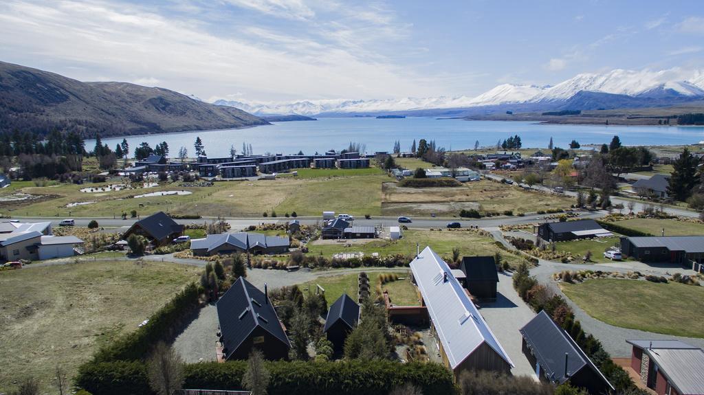 The Black House With Stunning Outdoor Bath Lake Tekapo Exterior photo